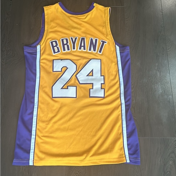 Lakers jersey Kobe Bryant 2006-2007 - Picture 3 of 3